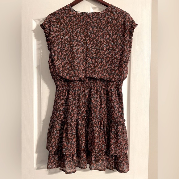 Julie’ Boutique Newbury Kustom floral dress - Picture 2 of 3